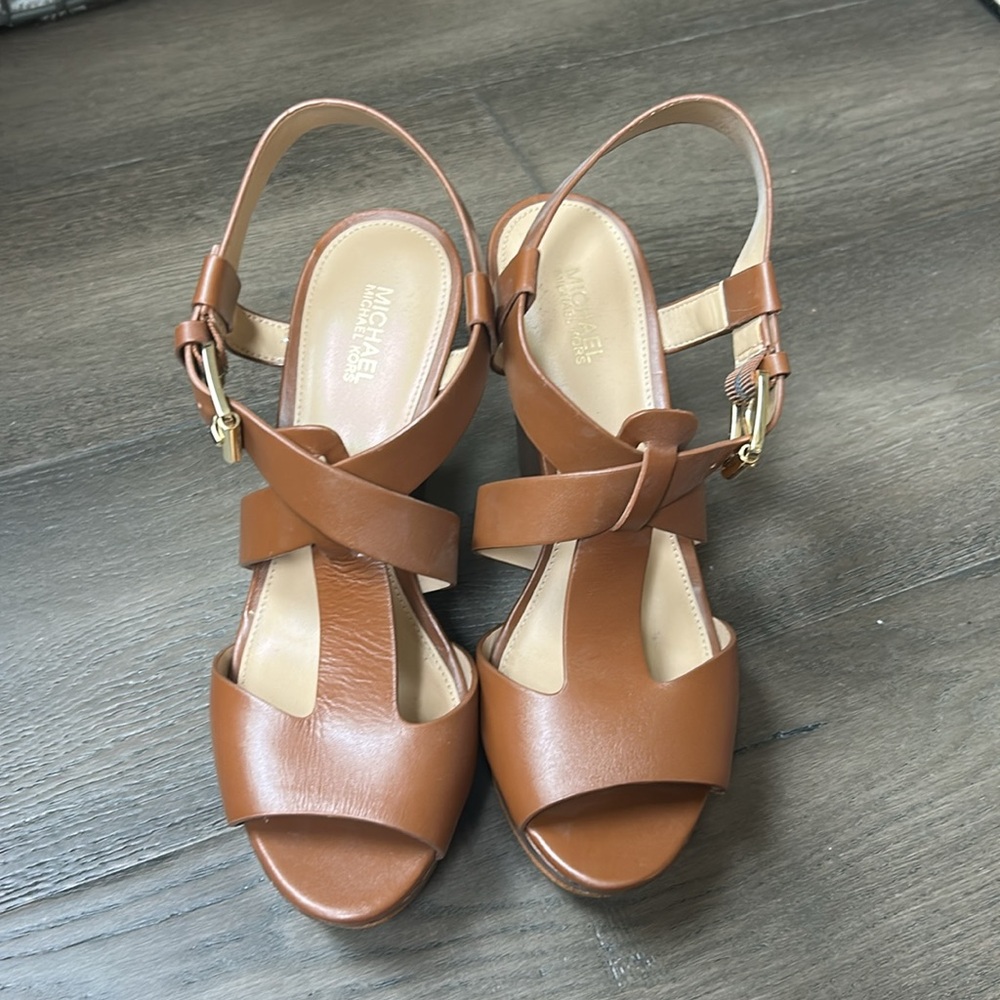 EUC Michael Kors brown leather wedges size 7 - Picture 2 of 8